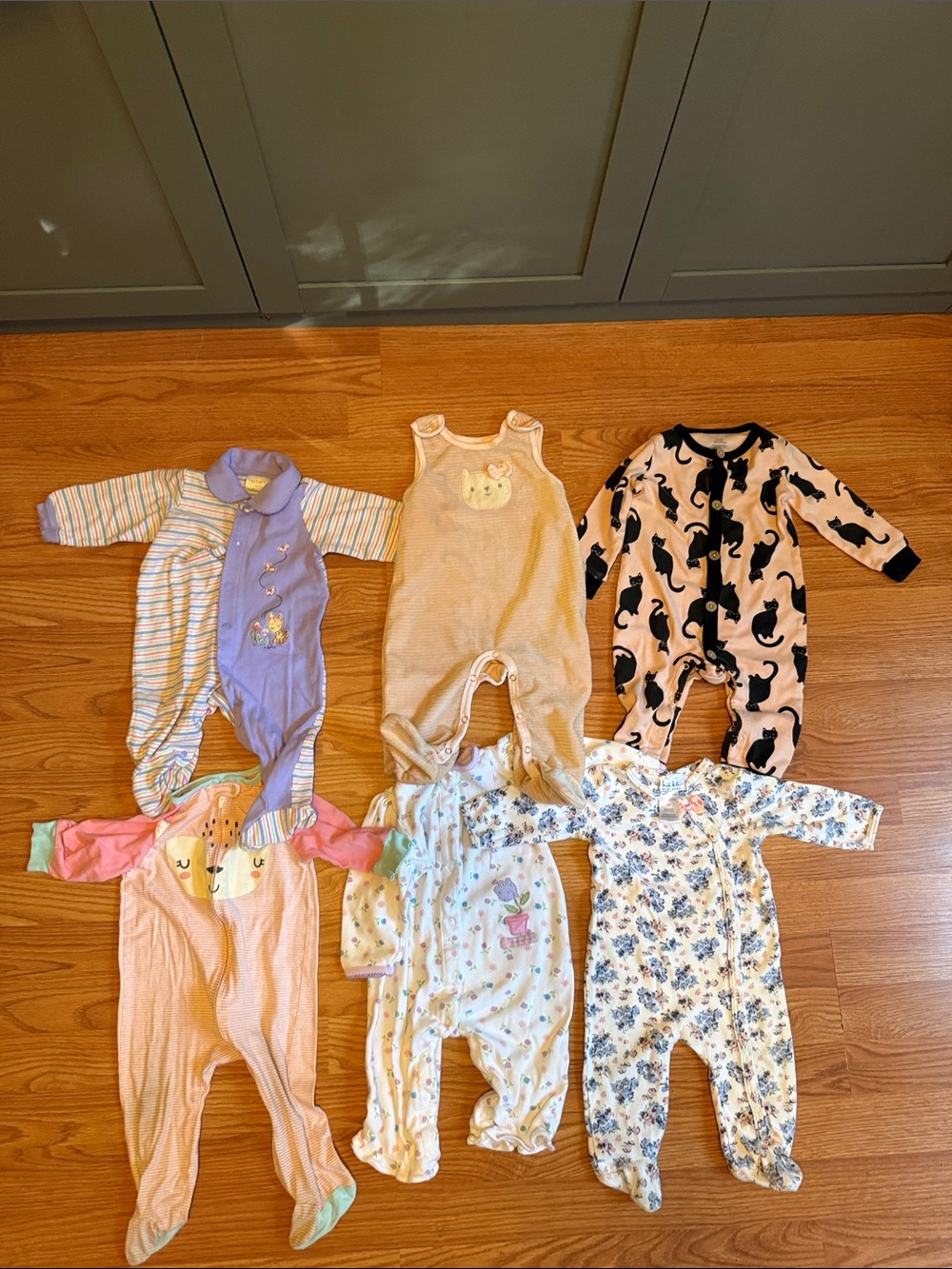💰BOGO FREE Bundle of 6 Baby Girl Sleepers Pajamas 6-12 mo